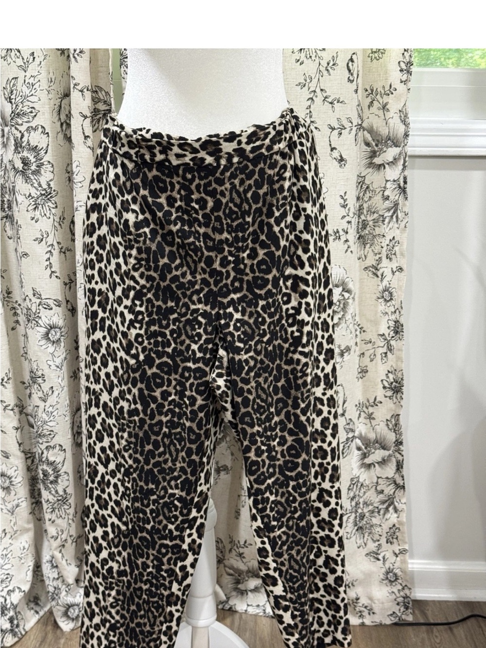 Leopard Print Pull-On Pants - Black & Cream Size large